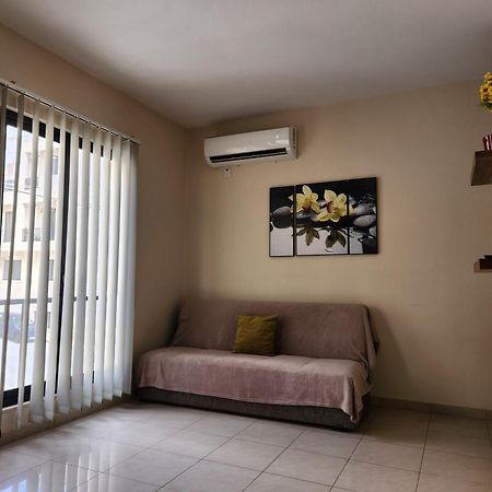 Sea Views Apartment-Wifi-Sleep 5 Marsaskala Eksteriør billede